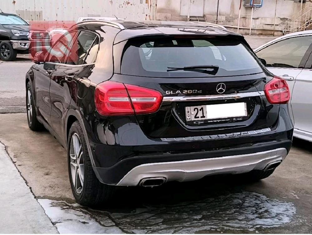 مێرسێدس بێنز GLA